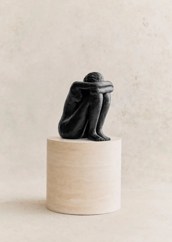 Sculpture Guénolée Courcoux - Femme Assise Grand Modèle-Sezane Shop
